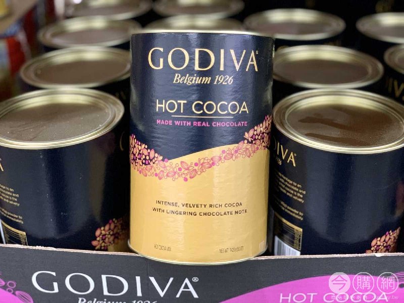 GODIVA歌帝梵即溶可可粉，好市多冬季再次上架，可可含量高達47%，45G可可粉加入250ML熱牛奶，口感滑順香氣濃郁