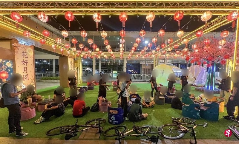 一群青少年男女脚踏车骑士被指目无法纪，除了涉嫌拨打骚扰电话报假案，还涉辱骂警员和持有电子烟等，目前正在协助警方调查。