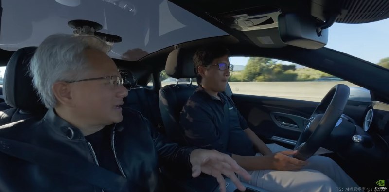 黄仁勋与吴新宙深入探讨自动驾驶的未来：NVIDIA 自动驾驶路测——端到端 AI 与安全护栏的完美融合核心架构：端到端模型（类人驾驶）+ 传统架构（安全护栏）双栈并行