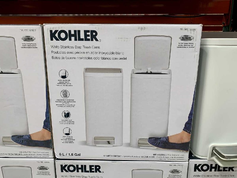 滿有設計感的品牌垃圾桶，容量有6公升每組兩入，品質滿好的，價格實惠~新商品情報連結 