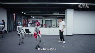 【《扬声》对话王兴兴（精选）】 2016年，硕士毕业不久后的@宇树 王兴兴 成立宇树科技。这十年里，机器人行业日新月异、如火如荼，有人离场，有人破圈。本期《扬声》精选篇，对话宇树科技创始人王兴兴。#纪录片扬声