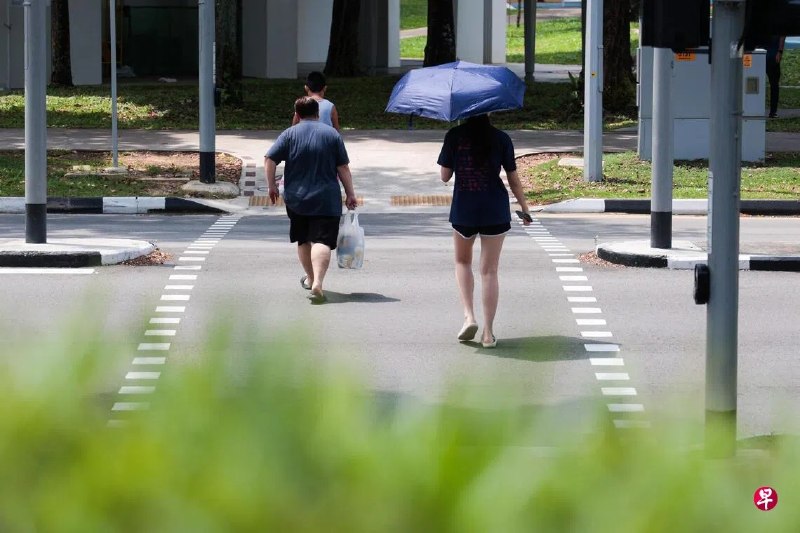 未来两周天气持续炎热，最高气温可达到35摄氏度。随着周边地区天气干燥，印度尼西亚苏门答腊和加里曼丹多处出现林火热点，如果火势加剧，我国也可能受到烟霾影响。