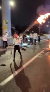‼ מפגינים הציתו מספר שריפות בכביש מספר 4.