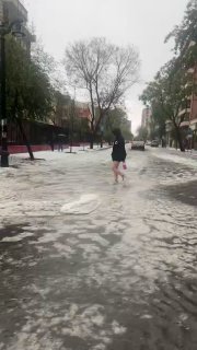 Severe flooding caused by heavy rainfall in Ayazağa, Istanbul, Türkiye 🇹🇷Rainfall of up to 95 mm was recorded in several districts of Istanbul.