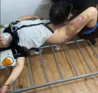 ‼️‼️ 新瓜来了！！ 每日一瓜🍉 情侣被骗缅甸！女友被轮奸！！轮奸后，让男友舔干净 ，太畜生了 。视频流出！随时被删！点击下方查看完整版！👉🏻  缅北轮奸完整版❗️ 👉🏻  缅北轮奸完整版❗️分享此帖点击上方蓝色字体，输入“缅北”即可观看！➖➖➖➖➖➖➖➖➖➖➖✅广告也是一种资讯 点击投放