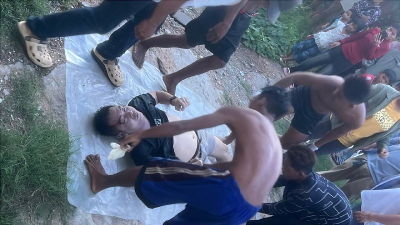 金边大事件：金边水净华区又发现一具男性遗体漂浮在水面 警方和法医人员已经赶到现场配图