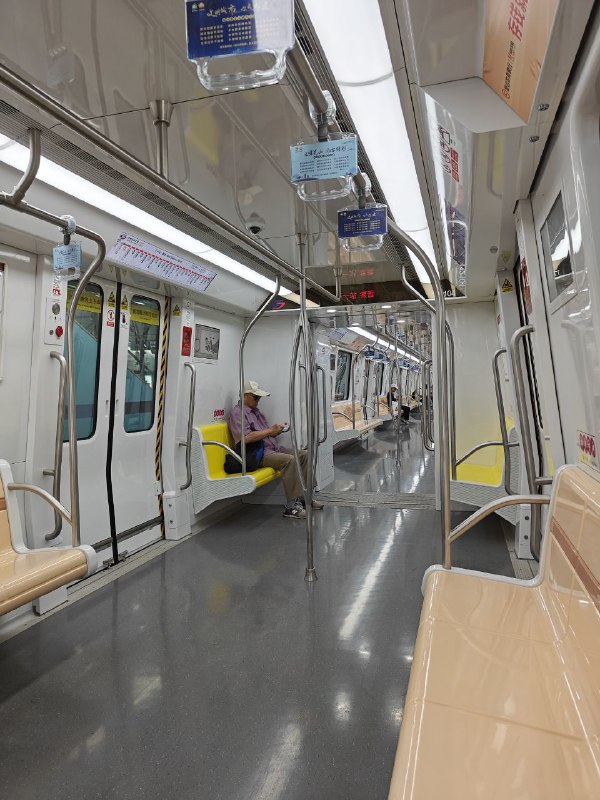 #日常 这个时间点就没什么人了，这个站真好！