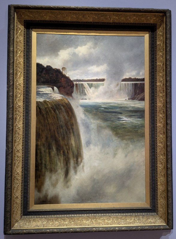 滿地坑美術館之見聞：• 這個 logo 真的不是 Gmail 嗎？？• 連畫框都有魁國版；• 25歲及以下一律免費，也太良心ㄌ！滿地坑美術館之見聞：• 這個 logo 真的不是 Gmail 嗎？？• 連畫框都有魁國版；• 25歲及以下一律免費，也太良心ㄌ！