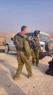 צה"ל ישראלים תקפו את התושב הפלסטיני עיסא מוסעף ובנו באזור חווארה במסאפר יטא, דרומית לחברון, לאחר שמתנחלים י…