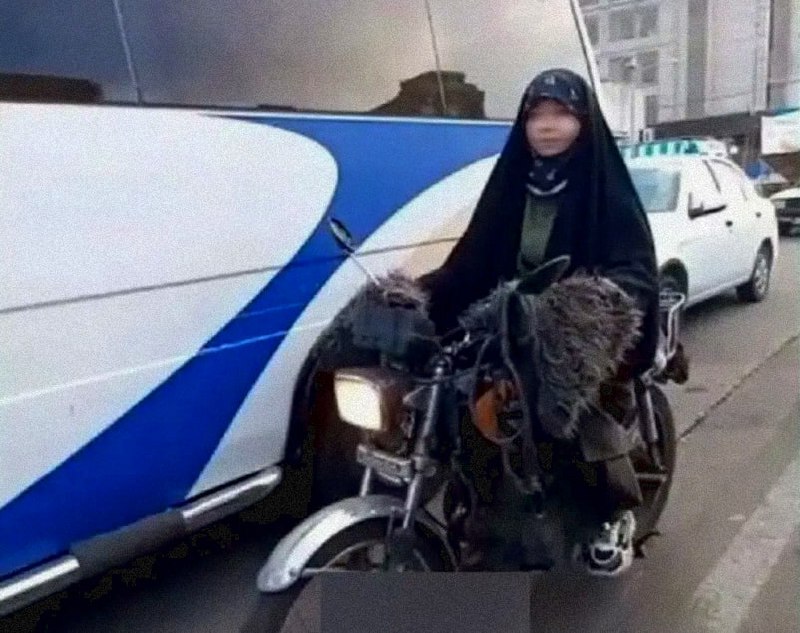 ♨️ اخبـار داغ ایران ♨️: 🔺چه کسی مانع از صادر شدن گواهینامه موتور سیکلت زنان است؟روزنامه توسعه ایرانی نوشت:🔹در پرونده موتورسواری زنان، دیگر حتی ن