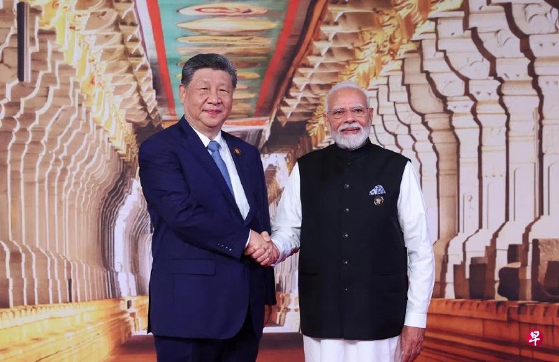 中国国家主席习近平时隔七年访问印度，与印度总理莫迪举行会晤。在导致两国关系一度冰封的边界问题上，习近平提出以互尊互谅的政治智慧排除干扰，维护边境地区和平安宁。