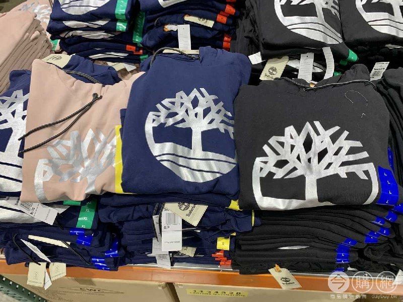Costco目擊新款 TIMBERLAND女連帽上衣，有粉、深藍、黑三種顏色，價格也不貴