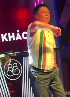 吉隆坡大事件：扯上了一条真会挂壁的船 3个多月前 通过朋友担保介绍 从吉隆坡辞职 配图