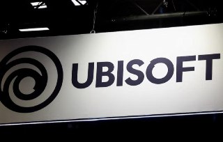 育碧与腾讯达成价值40亿欧元Vantage Studios战略合作育碧公司周五宣布，已与腾讯完成关于Vantage Studios的投资协议。Vantage Studios是育碧最新打造的游戏工作室，业务核心围绕《刺客信条》、《孤岛惊魂》和《彩虹六号》等全球知名游戏品牌。根据协议，Vantage Studios的企业估值达到38亿欧元，腾讯将以11.6亿欧元注资，获得工作室26.32%的经济权益。尽管腾讯成为重要投资方，育碧仍将保留对Vantage Studios的绝对控制权。