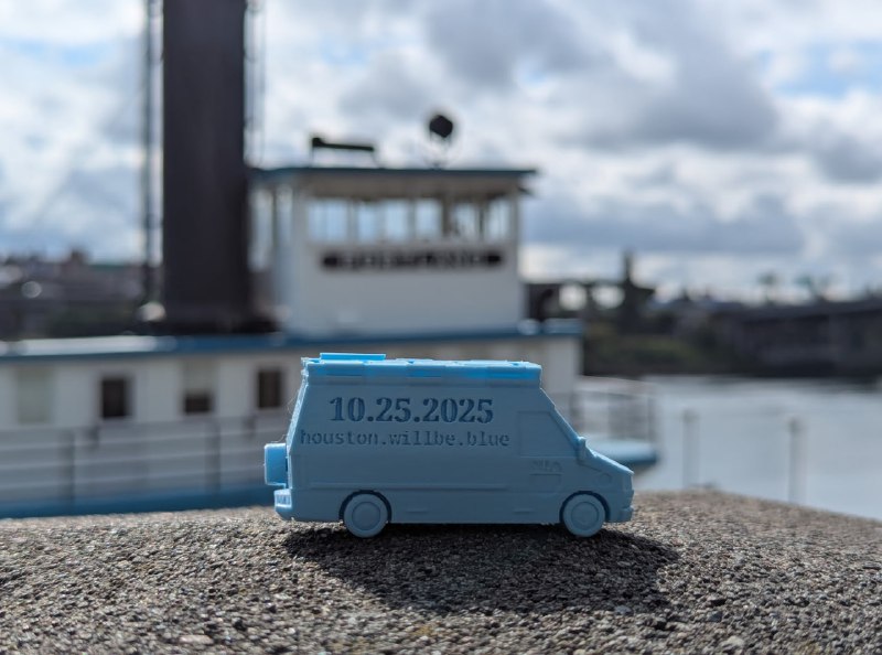 波特蘭有一則著名標語「Keep Portland Weird」，旨在拒絕連鎖商業的入侵，支援本地的小型獨立商家