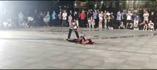 胸口碎大石
