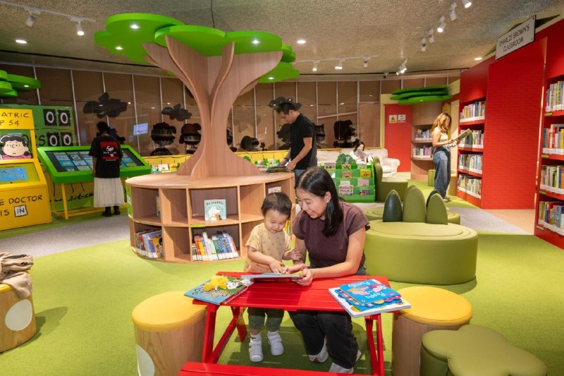 Need psychiatric help for 5 cents? A fully self-service Snoopy-themed pop-up library has opened at Plaza Singapura and you can visit it until mid-September next year: