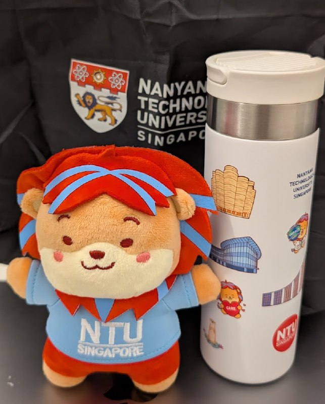 有朋自坡縣來，不亦樂乎？還給我帶了很可愛的南洋理工 mascot 🫶有朋自坡縣來，不亦樂乎？還給我帶了很可愛的南洋理工 mascot 🫶