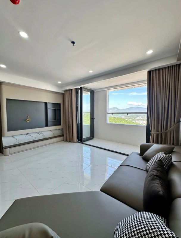 Сдаётся квартира, 3 спальни, 130 м², Vĩnh Phước