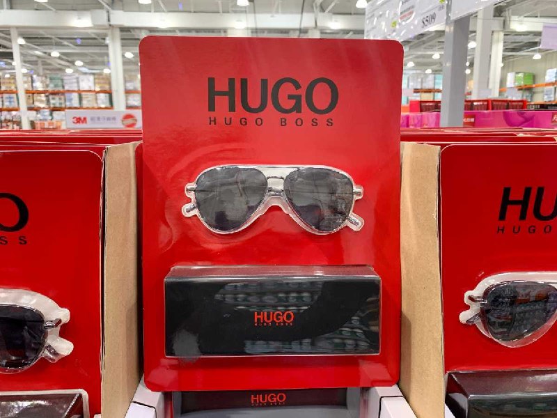 HUGO BOSS金屬雙槓灰色太陽眼鏡，Costco新上架，德國經典紳士品牌，時尚質感穿搭配件😎新商品情報連結 