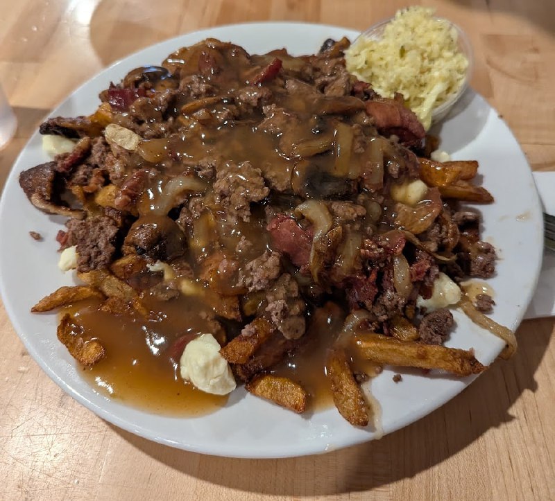 #增肥篇再來魁國有在好好吃飯！因為太想吃 Escargot 了，這次正經找了一家法餐 Leméac，意外發現今年米芝蓮首次評選魁國餐廳，這家就在榜上