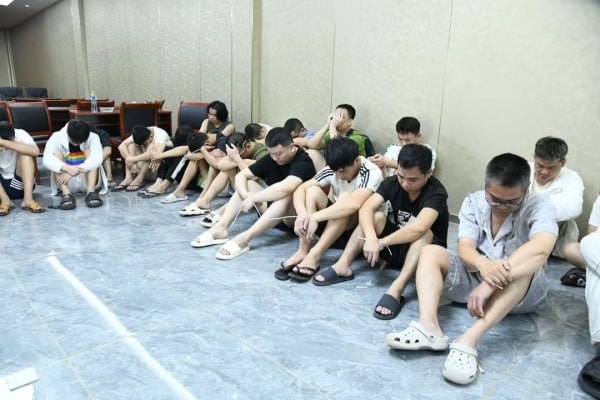 万象大事件：老挝万象突击检查两处酒店 拘留68名涉嫌网络犯罪人员 8月27日上午配图