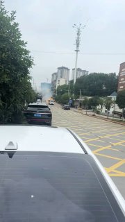 天气越来越冷，司机越开越暖和