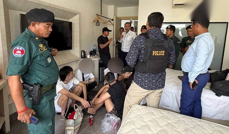 木牌大事件：柬埔寨巴域市打击网络诈骗 6名外国人被捕 柬埔寨巴域市一处网络诈骗窝配图