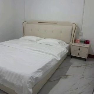 东南亚华人大事件：UK将军山999园区的消费真是越来越离谱了！ 先说酒店 连个窗户都没配图