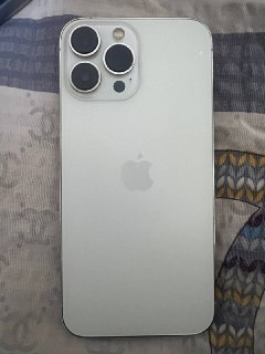 #出售 #电子产品 #13ProMax #128 #16.3 联系 琳 季 价格 2600自用的手机，想卖了回回血，16.3可以巨魔。成色如图，边框有磨损，换过三方电池，屏幕23年换过售后原装屏。其余正常，原装电池得找找在不在了。价格还可以商量。