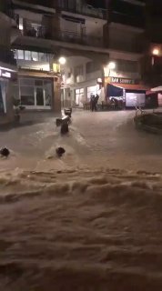 Heavy flooding following torrential rainfall in Oliva, La Safor comarca, Valencia province, Spain 🇪🇸Approximately 2,000 people were reportedly evacuated due to heavy rainfall in Oliva. Around 457 mm of rainfall was recorded in 24 hours.