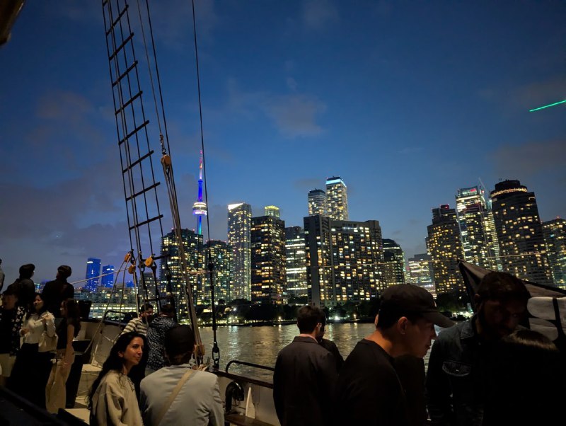 Happy anniversary to SuperteamCAN, supported by Solana跟著大佬 chill 上了，非常好邀請制遊船派對