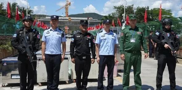 东南亚抓捕遣返线索：据佤邦联合军消息 8月15日佤邦方面通过中缅边境勐阿口岸 向中国警方配图