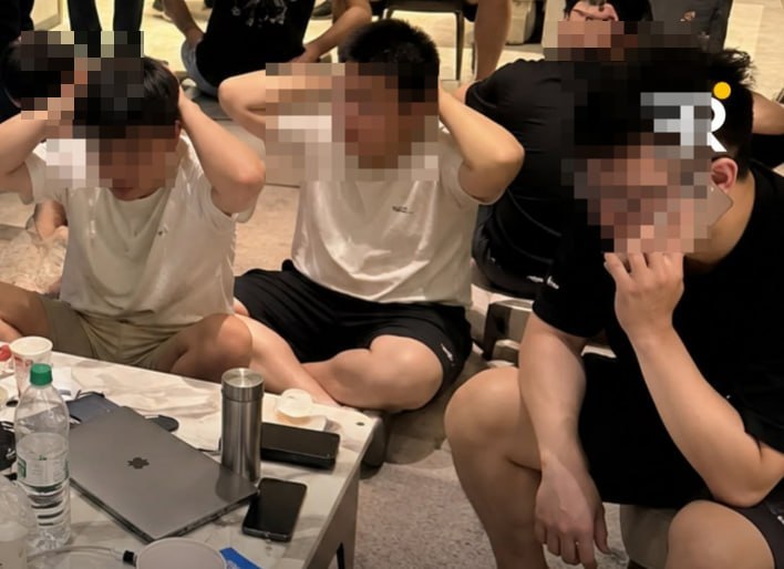 东南亚华人大事件：肯尼亚警方突袭内罗毕诈骗窝点 18名中国公民被捕 现场查获多国护照及配图