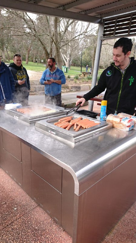 #IFS 2019.8.3 Melbourne Ringwood參加了這麼多次 IFS，早已知道模式很固定，我就是去瞎玩認識新大佬的一個合格的 PoC 是應該 BBQ 給大家吃的（手動愛特某人）感謝 AP 上友軍的一杯 IPA同我講廣東話的大馬華人🤣第一次感受澳洲的 IFS，氣氛真的超棒啊！BTW 我下個月想玩 Field Test 耶，IFS 真的有點審美疲勞了🙈#IFS 2019.8.3 Melbourne Ringwood參加了這麼多次 IFS，早已知道模式很固定，我就是去瞎玩認識新大佬的一個合格的 PoC 是應該 BBQ 給大家吃的（手動愛特某人）感謝 AP 上友軍的一杯 IPA同我講廣東話的大馬華人🤣第一次感受澳洲的 IFS，氣氛真的超棒啊！BTW 我下個月想玩 Field Test 耶，IFS 真的有點審美疲勞了🙈