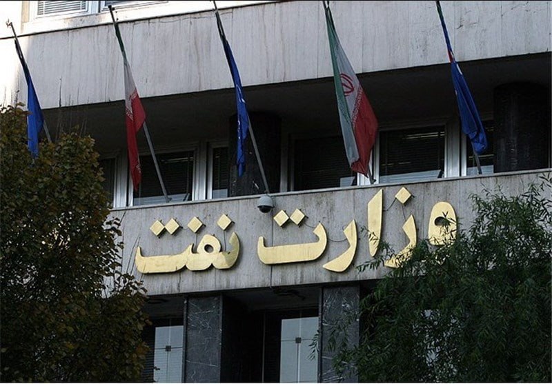 رادیو اقتصاد💯: 🔴دفاع عجیب برخی تراستی‌های نفتی از یک نفرپس از اجماع نظر دولت و مجلس در خصوص تغییر وزیر نفت به دلیل ضعف عملکرد و ...، نه