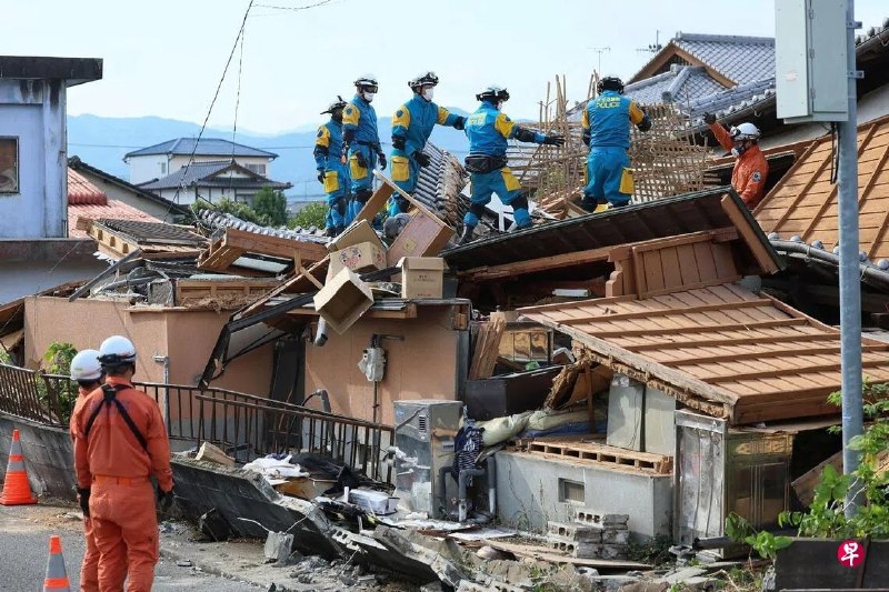 日本九州熊本县周二发生的强烈地震，预计遇难人数已升至23人。在一座疑似因震后气体泄漏而发生剧烈爆炸的购物中心废墟中，救援人员已搜寻出四具遗体。