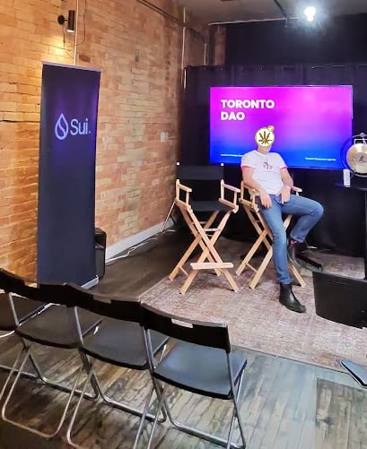 Sui 鏈贊助的活動上還真有賣水的，Web3 Drink🤦‍♀️越來越不懂你們 Web3 行業了