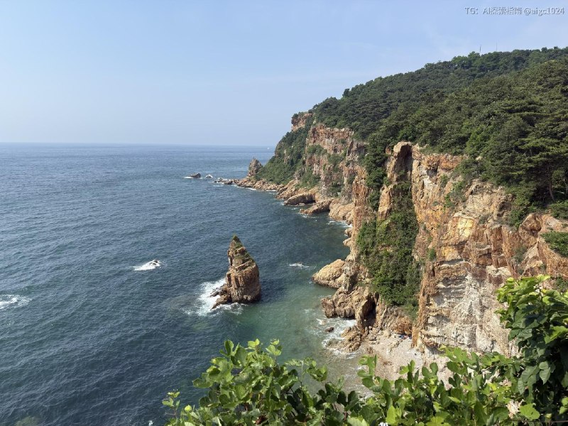 从小凉湾到琥珀湾的小徒步大连的滨海栈道修的好@aigc1024从小凉湾到琥珀湾的小徒步大连的滨海栈道修的好@aigc1024