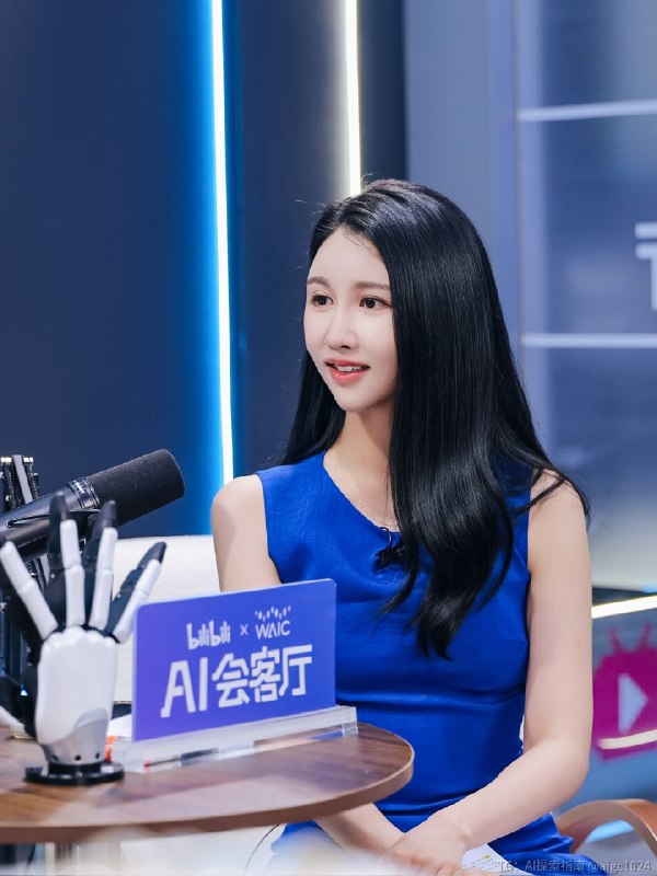 在 WAIC 这几天的感悟：中国的生命力在于门槛不高的事会有人山人海前来参与