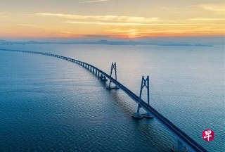 【早点】戴庆成：香港人对大型运动会的热情一向偏低，以往对全运会的关注度也不高。港府在未来不到一个月的时间尚要加把劲，透过各种宣传，加深港人对全运会的了解，吸引更多人关注和参与运动。 https://zb.sg/K5zW