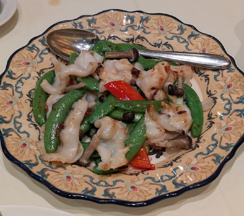 #增肥篇這趟突然回來，就是某天很想吃乳鴿和冬瓜盅，晚香坡當然有，但不想在 van 吃，於是直接約上老廣以遊客模式回廣東開整
