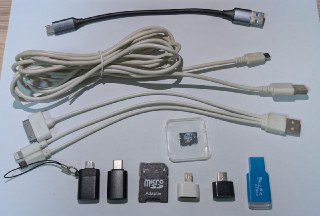 #出售 #电子垃圾 #转接头 #数据线 联系 無名  价格 见下文快过年了，扫出来一堆垃圾。俗话说一个人的垃圾就是另一个人的宝藏，看看这里有没有你的宝藏。---以下商品付邮送，闲鱼算邮费：1. microUSB 数据线 3米2. USB 1 转 3 数据线（microUSB、Lightning），未测试，当坏的卖3. USB-C 3.0 数据线，线上有标识（60W、10Gb/s）4. USB-C 转 USB-A 转接头，一长一短分别1个，共2个5. microUSB 转 USB-A 转接头，一长一短分别1个