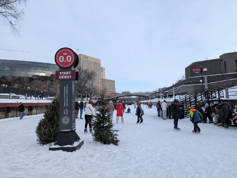 #Ingress Mission Day Ottawa 2025闖入冬季的渥京，整條麗都運河都變成了冰場，Amazing 🤩#Ingress Mission Day Ottawa 2025闖入冬季的渥京，整條麗都運河都變成了冰場，Amazing 🤩