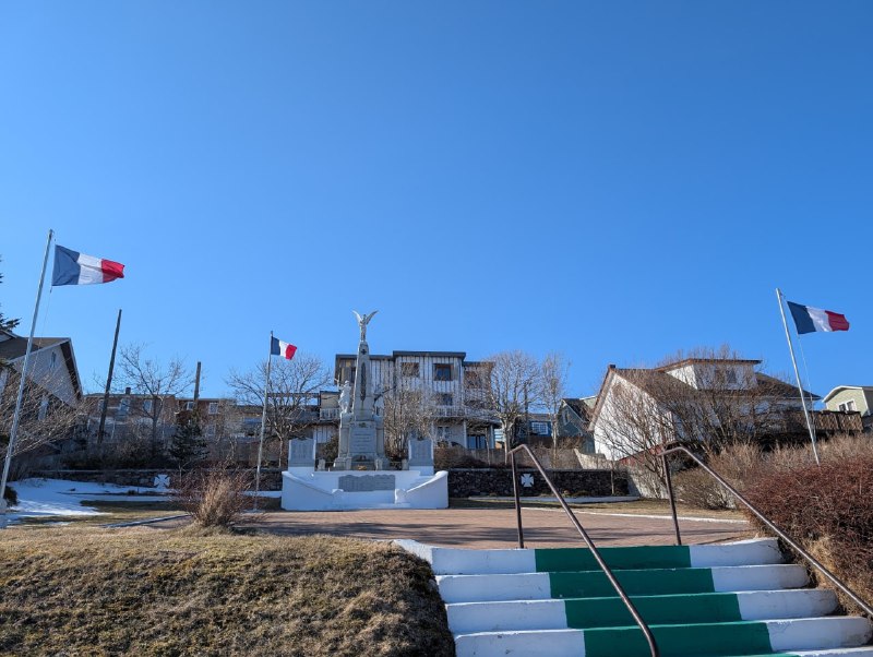 我原本也以為 Saint-Pierre-et-Miquelon 就是一群講法語的紐芬蘭漁民，實際探訪後發現自己又刻板印象了