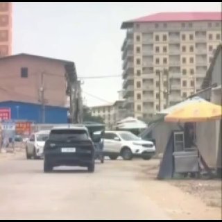 木牌大事件：柬埔寨木牌突发 恒河一期出现大规模执法行动 警媒悉数到场 据当地网友配图