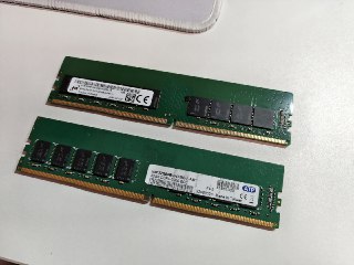 #出售 #电子垃圾 #内存 联系 efsg  价格 1200元DDR4纯ECC内存，3200频率，单条32GB，2条共64GB，1条650元，2条打包1200元https://m.tb.cn/h.SITIRQl?tk=2r38fRF3KhD