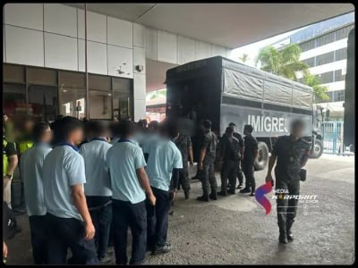 东南亚抓捕遣返线索：柔佛州移民局雷霆出击 突袭新山两家工厂 81人因非法外劳问题被扣押 配图