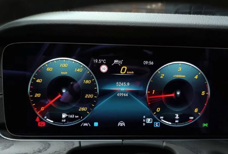 Mercedes-Benz E220d 4MATIC AMG line 2021 — фото 4