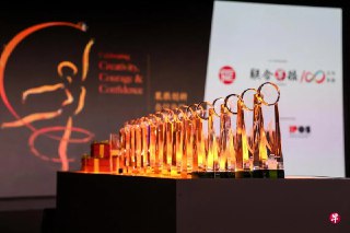 今年参加新加坡金字品牌奖的本地中小企业，不仅将数码化作为营运基础，也善用人工智能科技提升效率，确保业务可持续发展。https://zb.sg/6p75